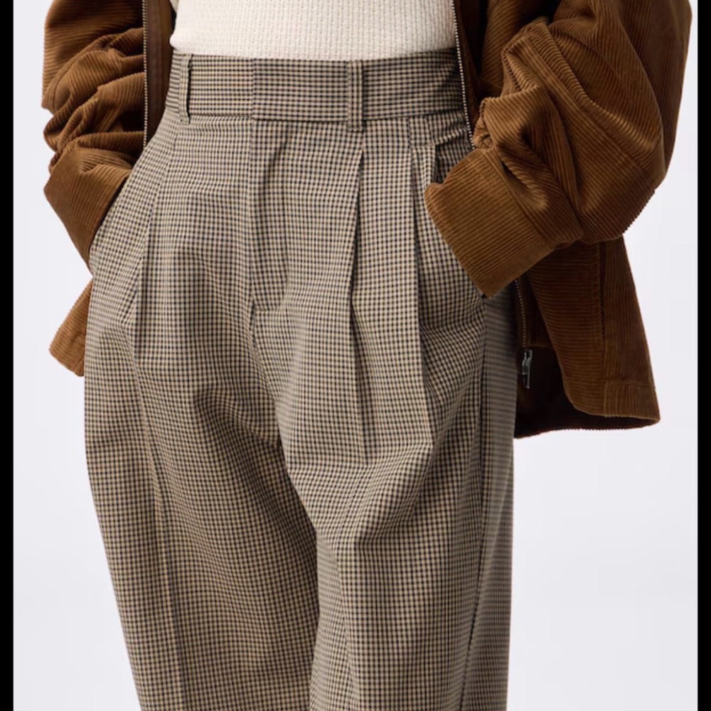 High-Waist Plaid Pleated Trousers in Brown
